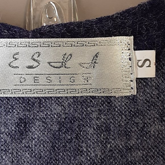 EZRA Designs Blue Floral V-neck Long-Sleeved Dress, Soft, Stretchy, Flowy Small - Picture 12 of 14